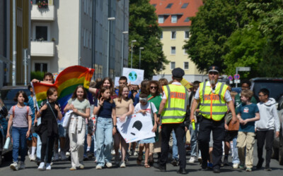Umzug durch die Lister Nachbarschaft